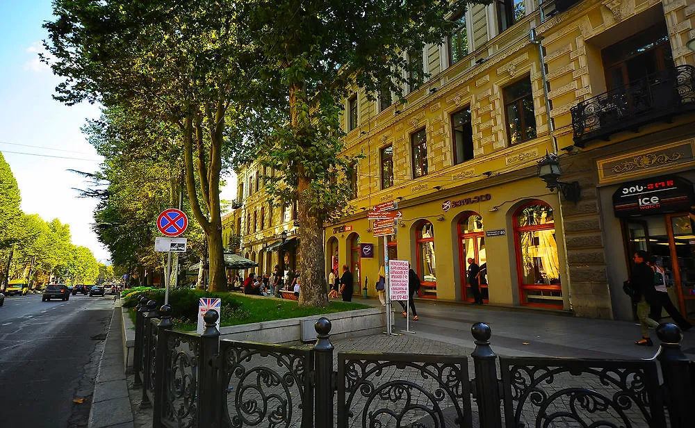 Evrika Apartments On Rustaveli Avenue Tbilisi